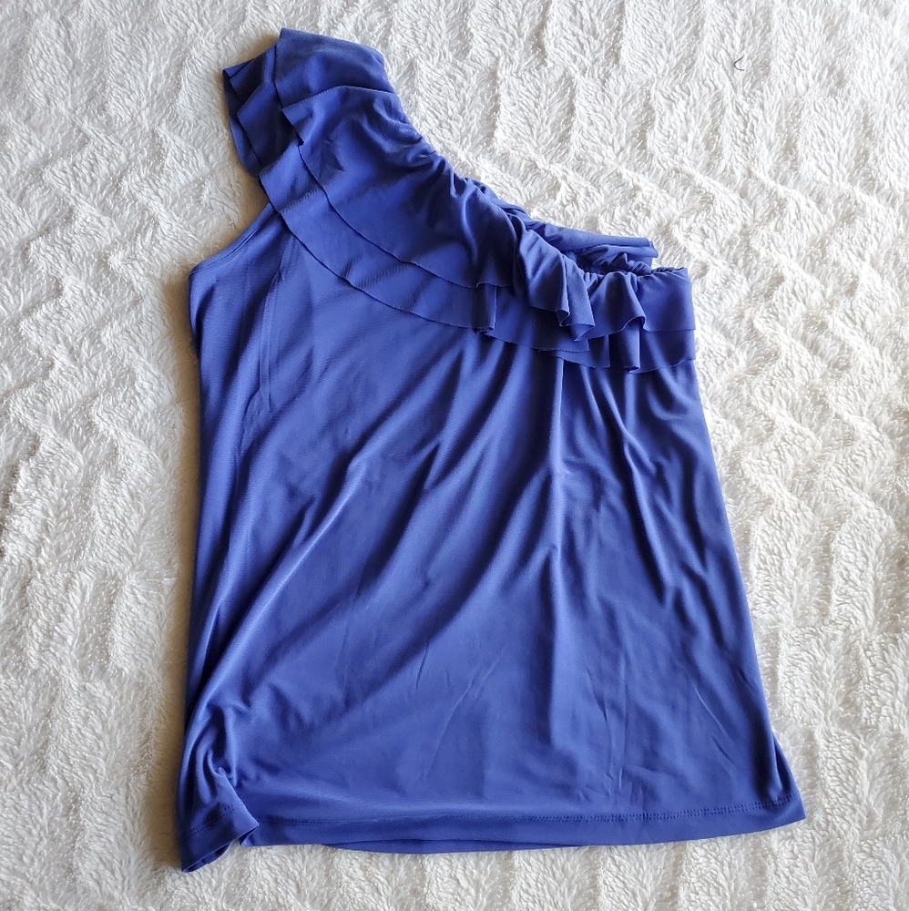 One shoulder top